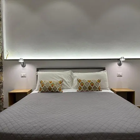 Holidays Rooms XX Settembre 228 Konukevi